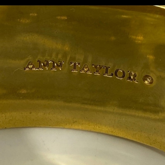 Vintage Ann Taylor statement linear gold tone bangle-FINAL- - Picture 3 of 7